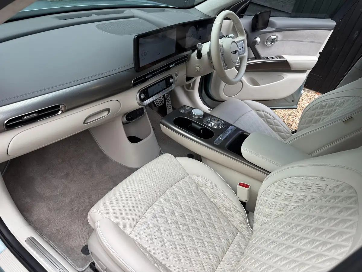 2022-genesis-gv60-e-sport-plus-big-12