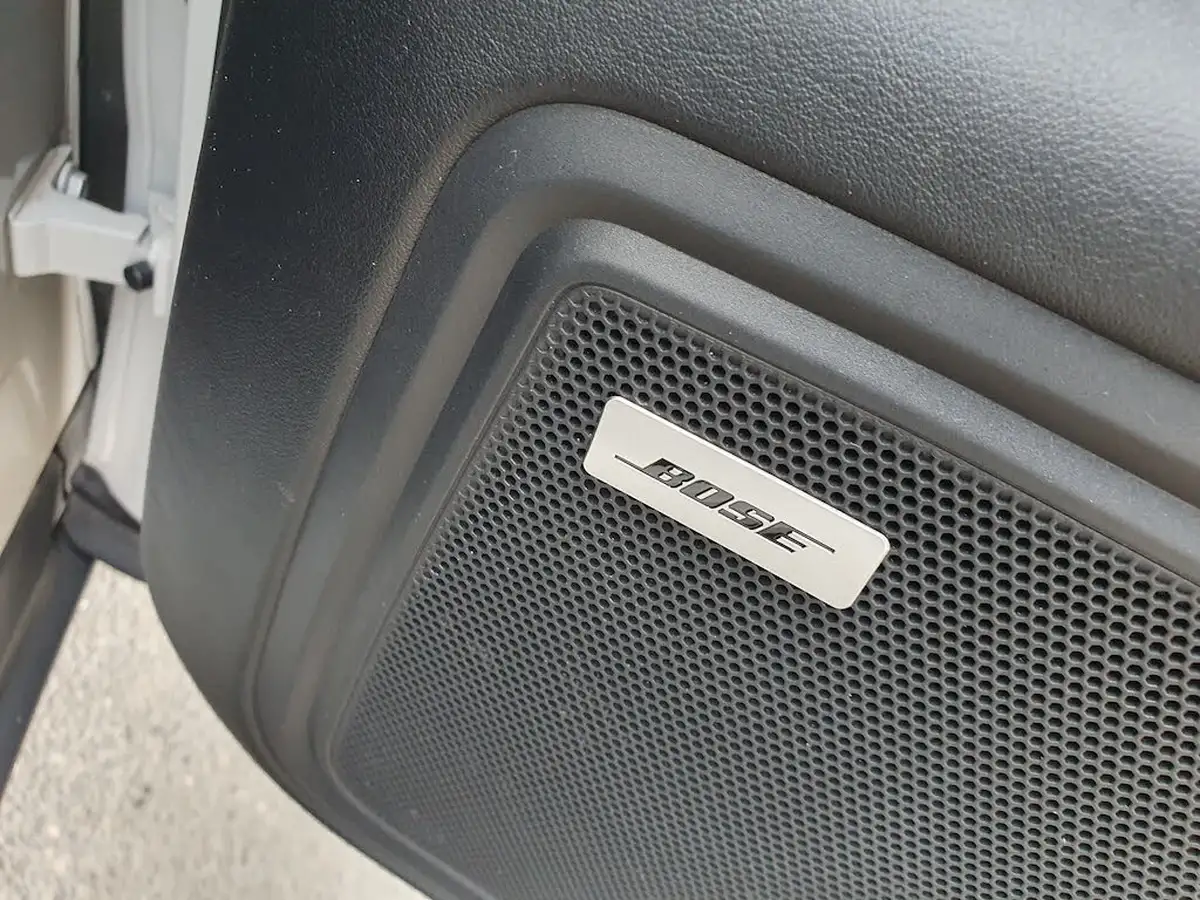 2021-porsche-macan-20-265ps-big-30
