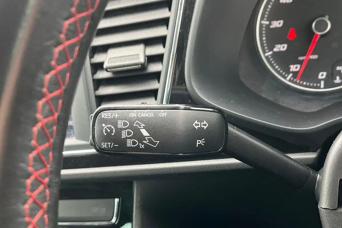 2018-seat-leon-14-tsi-fr-technology-hatchback-5d-big-13
