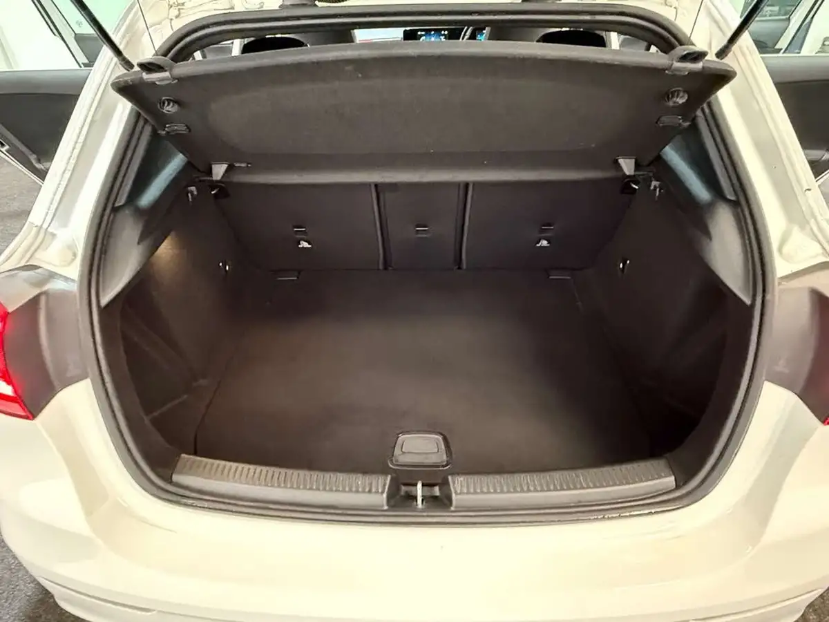 2019-mercedes-benz-a-class-20d-a200d-amg-line-hatchback-5d-big-35