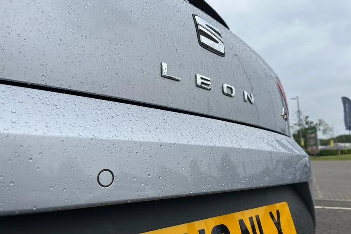 2018-seat-leon-14-tsi-fr-technology-hatchback-5d-big-37