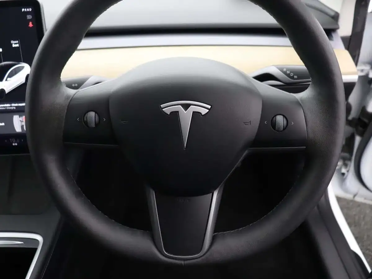 2021-tesla-model-3-e-long-range-awd-big-38