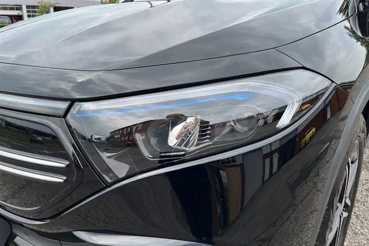 2021-mercedes-benz-eqa-e-eqa-250-amg-line-big-28