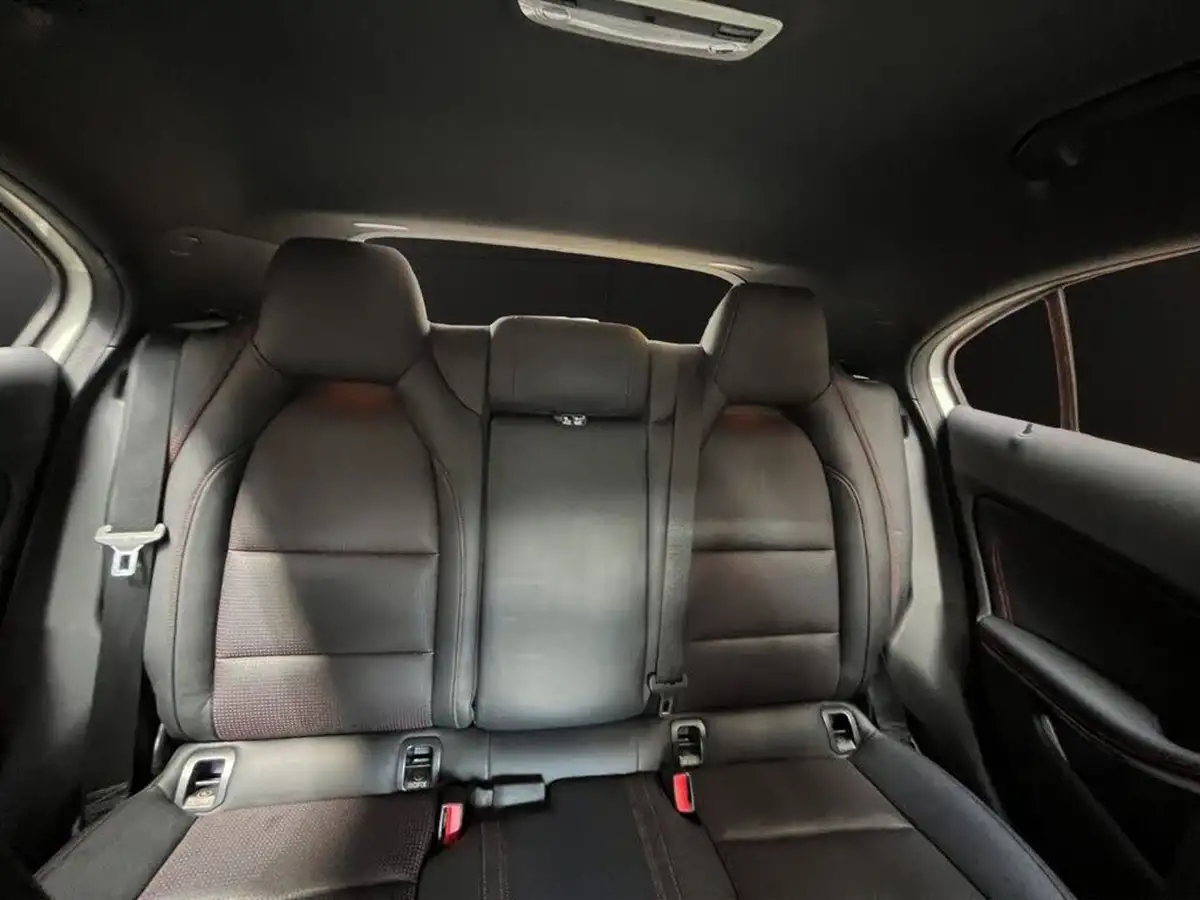 2013-mercedes-benz-a-class-16-a200-amg-sport-156bhp-big-11