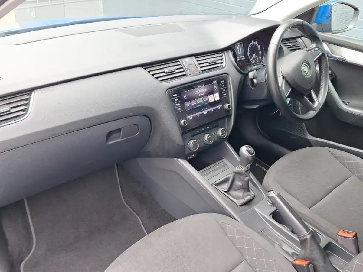 2019-skoda-octavia-10-tsi-s-hatchback-big-4