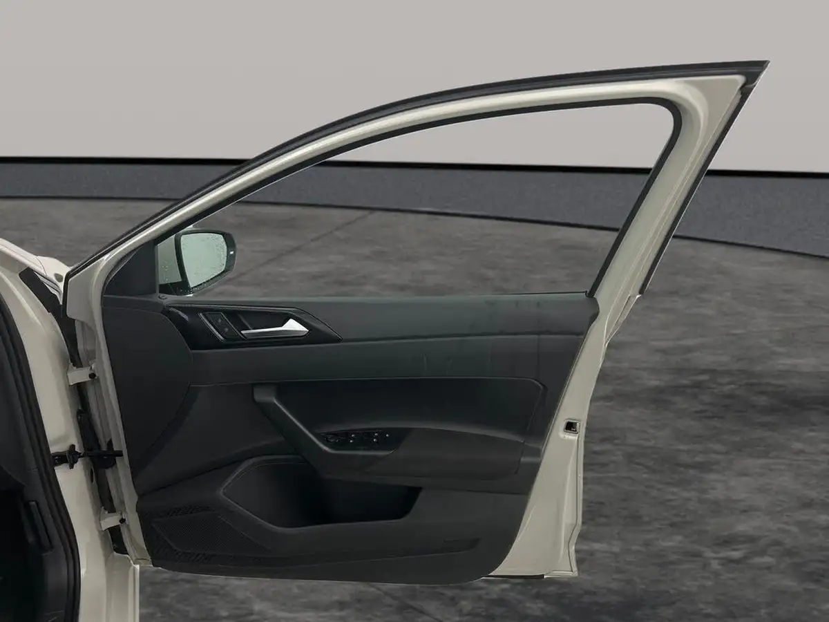 2023-volkswagen-polo-10-life-big-30