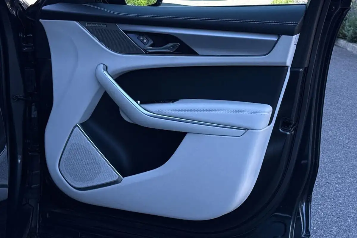 2022-jaguar-f-pace-20-p250-r-dynamic-se-big-59
