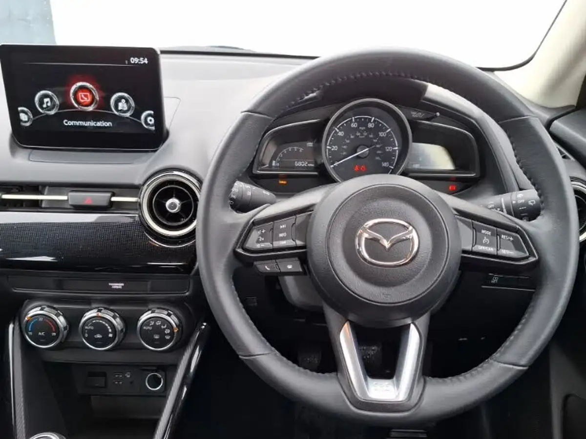 2024-mazda-mazda2-15-skyactiv-g-centre-line-big-6