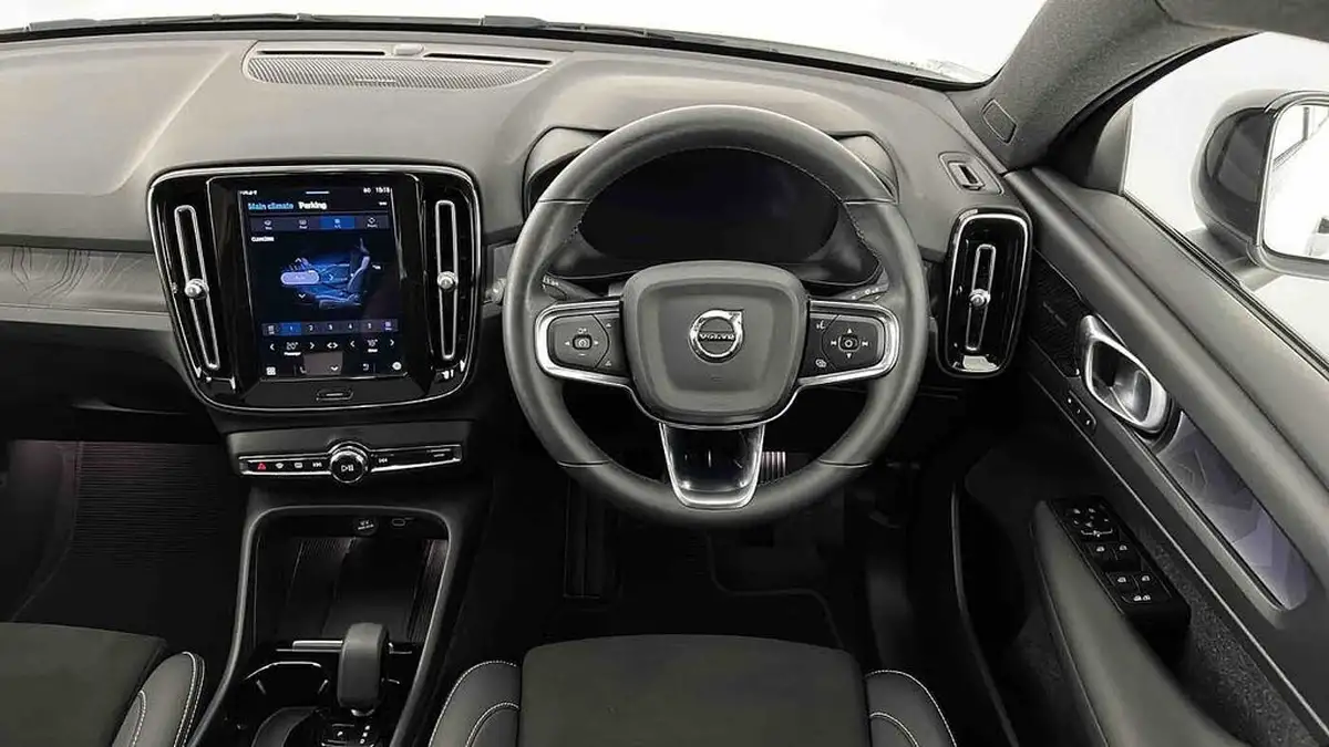 2022-volvo-c40-e-twin-recharge-pro-big-10