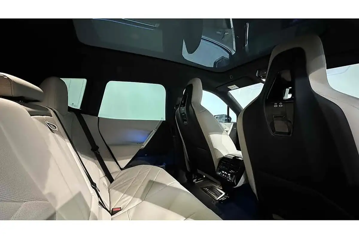 2022-bmw-ix-e-xdrive-40-m-sport-big-28
