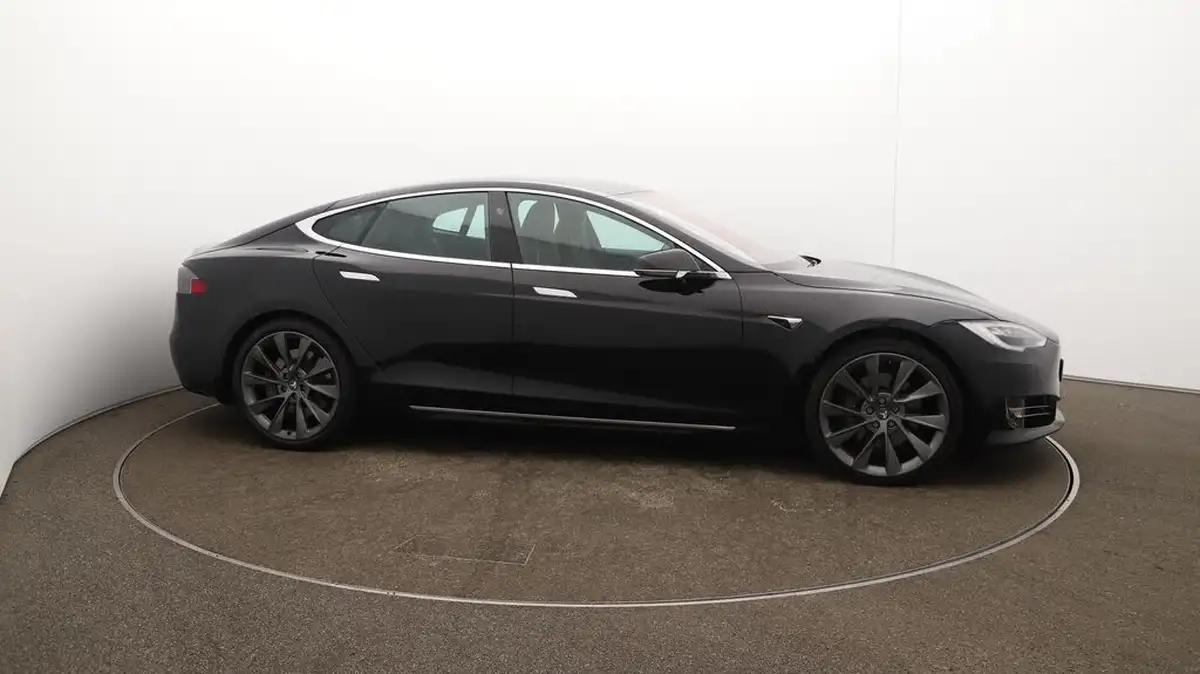 2020-tesla-model-s-e-long-range-big-51