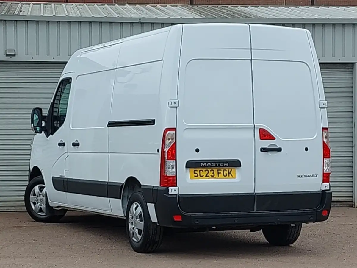 2023-renault-master-23dci-mm35-135-business-big-1