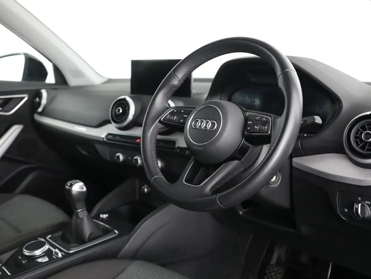 2022-audi-q2-10-30-tfsi-sport-big-32