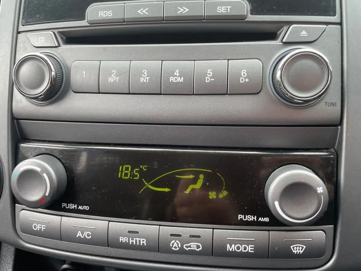 2019-kgm-ssangyong-turismo-22td-ex-big-48