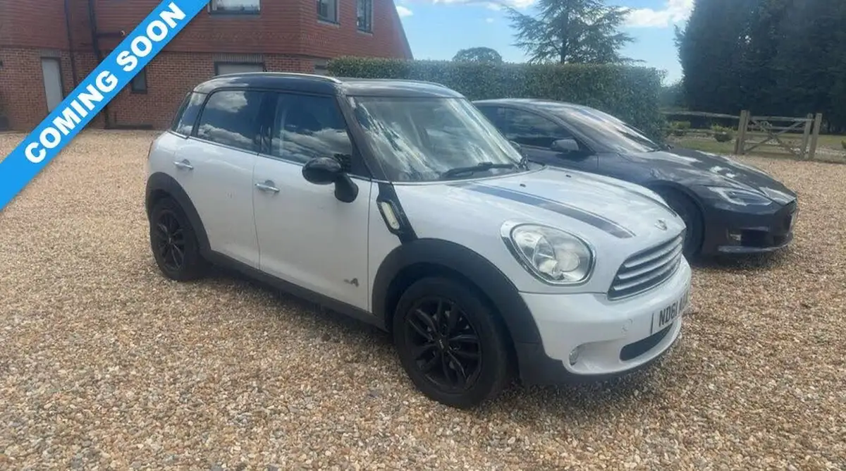 2011-mini-countryman-20td-cooper-d-112bhp-all4-auto-big-0