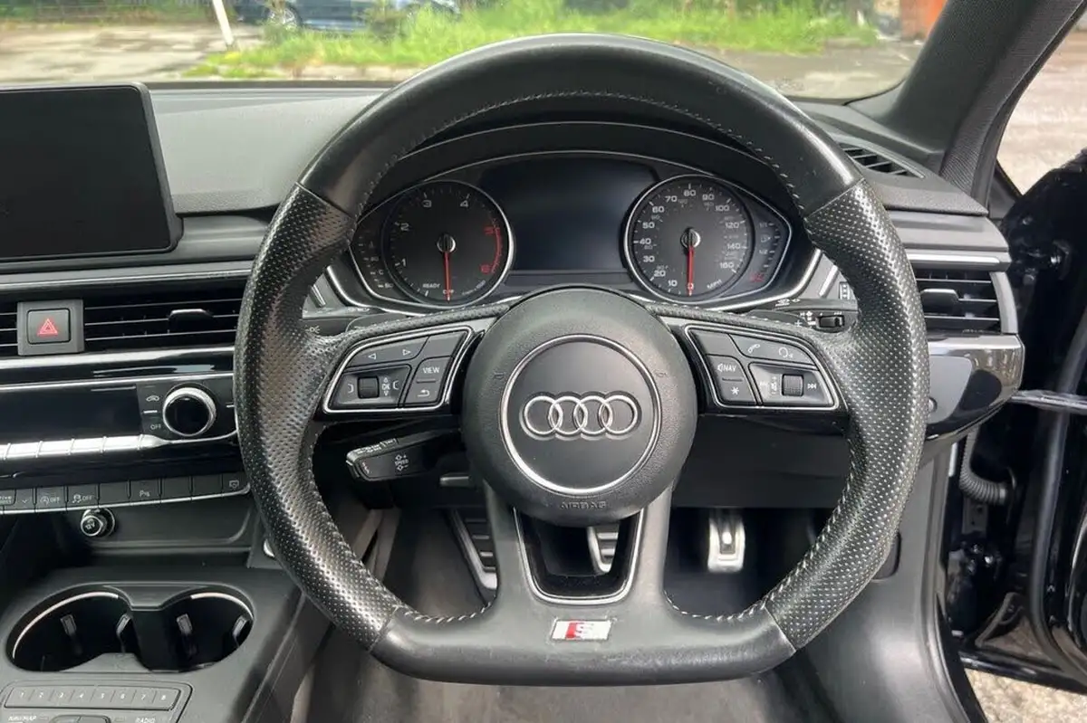 2017-audi-a4-20-tdi-quattro-black-edition-big-40