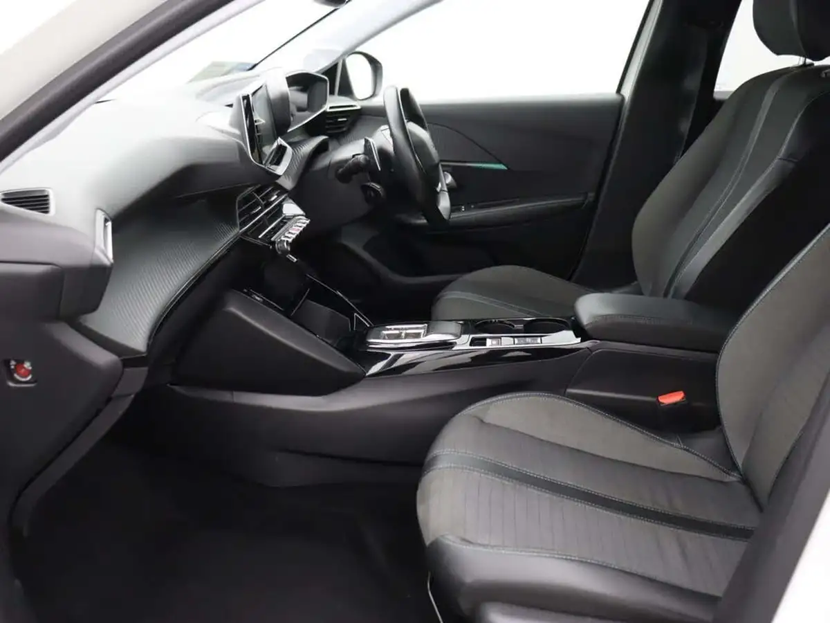 2022-peugeot-208-12-puretech-allure-premium-100bhp-eat8-big-12