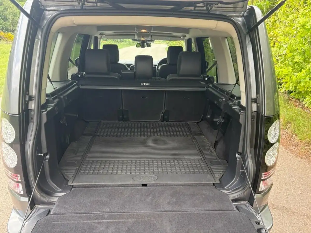 2015-land-rover-discovery-4-30-sd-v6-hse-big-19