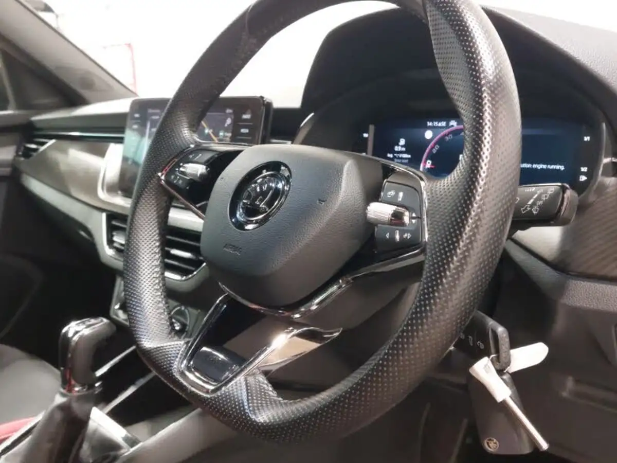 2023-skoda-kamiq-10-tsi-monte-carlo-109ps-dsg-big-18