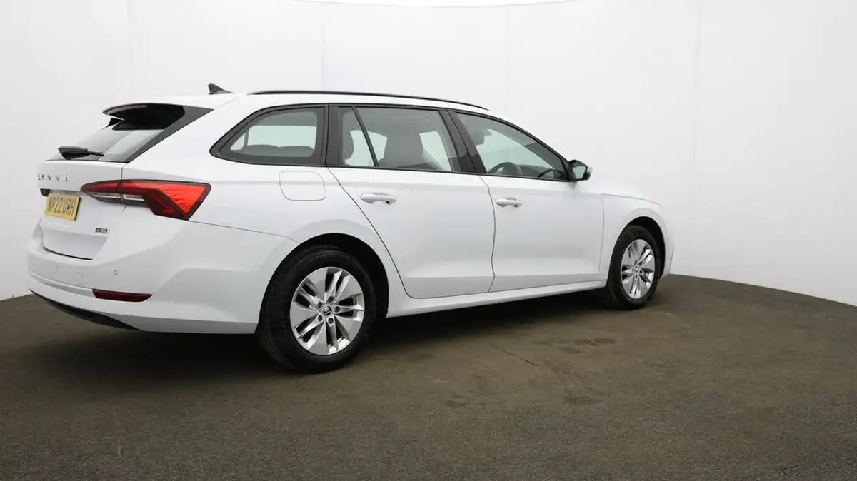 2022-skoda-octavia-10-tsi-se-technology-110ps-estate-big-51