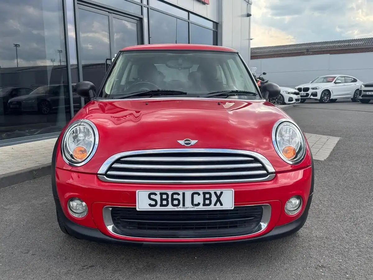 2011-mini-cooper-16-one-98bhp-hatchback-3d-big-7