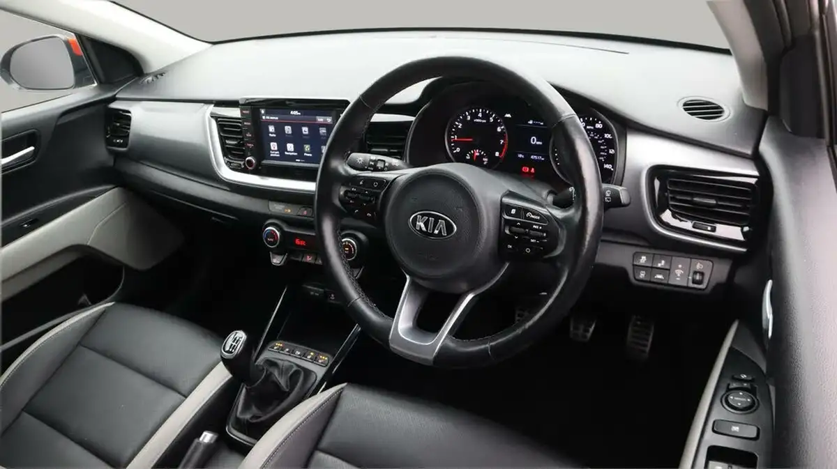 2018-kia-stonic-10-t-gdi-4-big-9