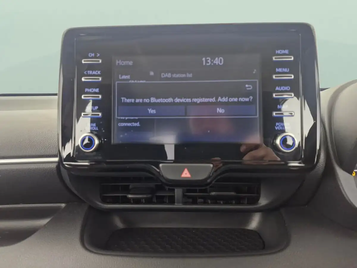 2022-toyota-yaris-15-vvt-i-icon-big-30