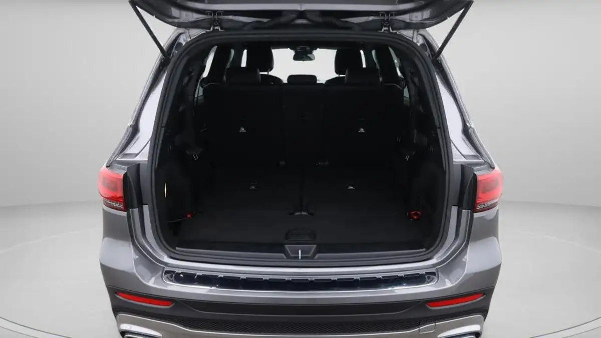 2021-mercedes-benz-glb-class-13-glb200-amg-line-8g-tronic-big-17