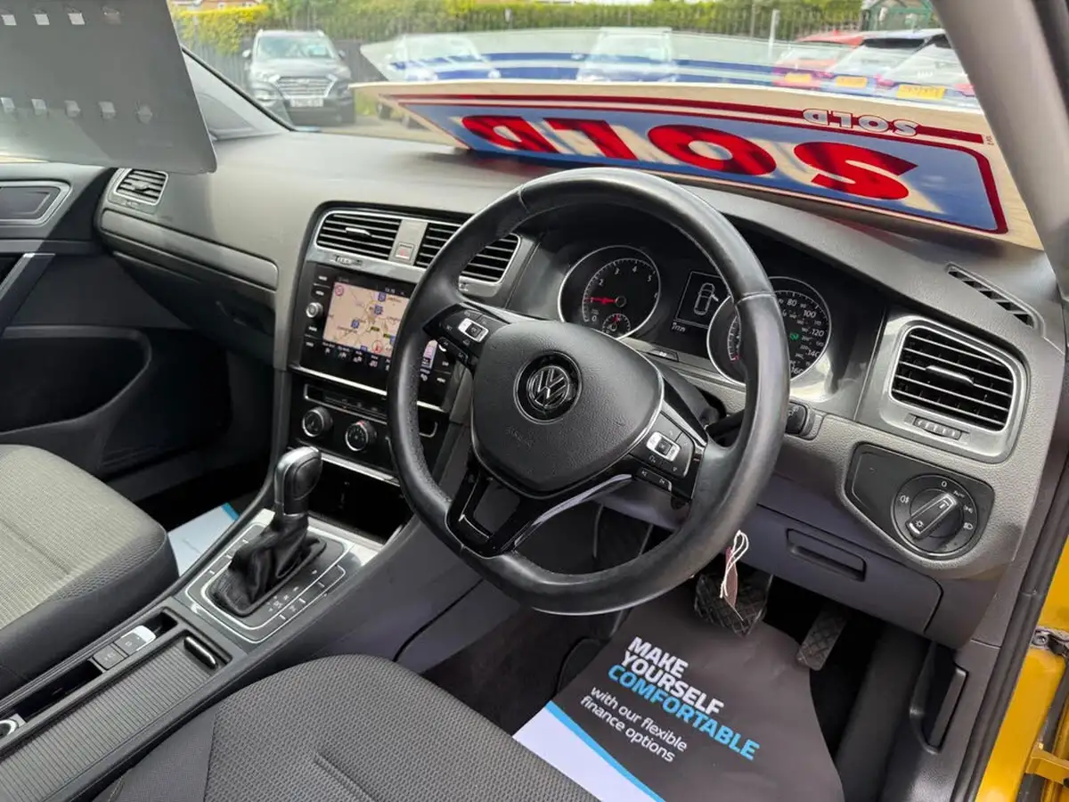 2017-volkswagen-golf-10-tsi-se-nav-ss-hatchback-5d-dsg-big-22
