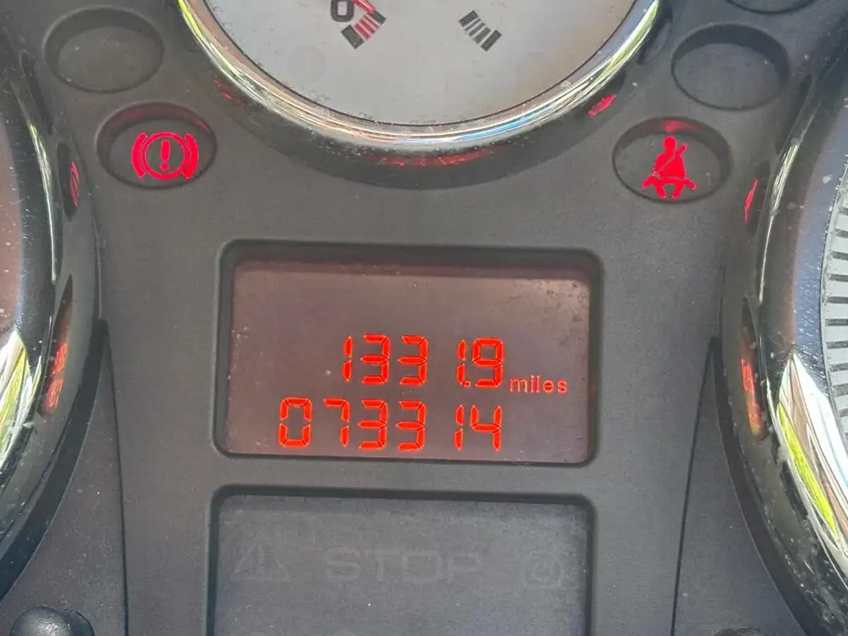 2011-peugeot-207-14-active-75-5d-1360cc-big-32