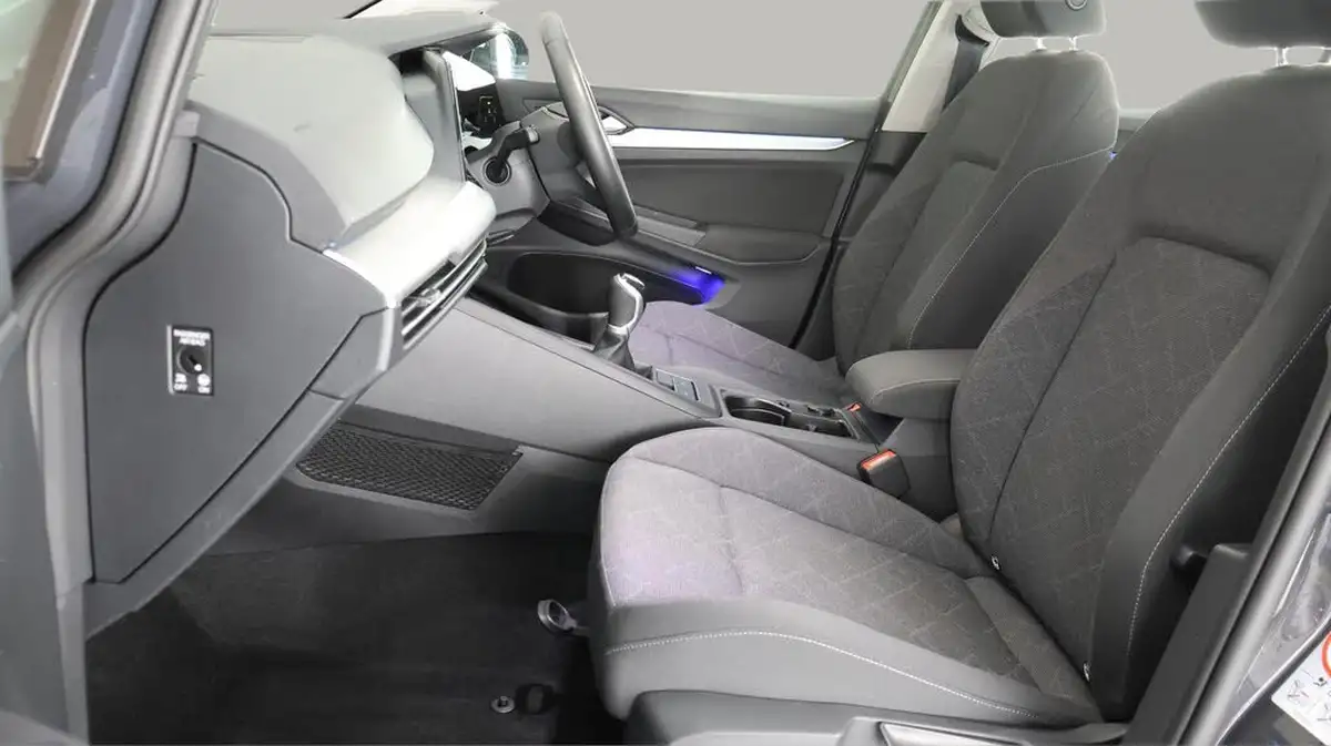 2022-volkswagen-golf-15-tsi-life-150ps-hatchback-big-14