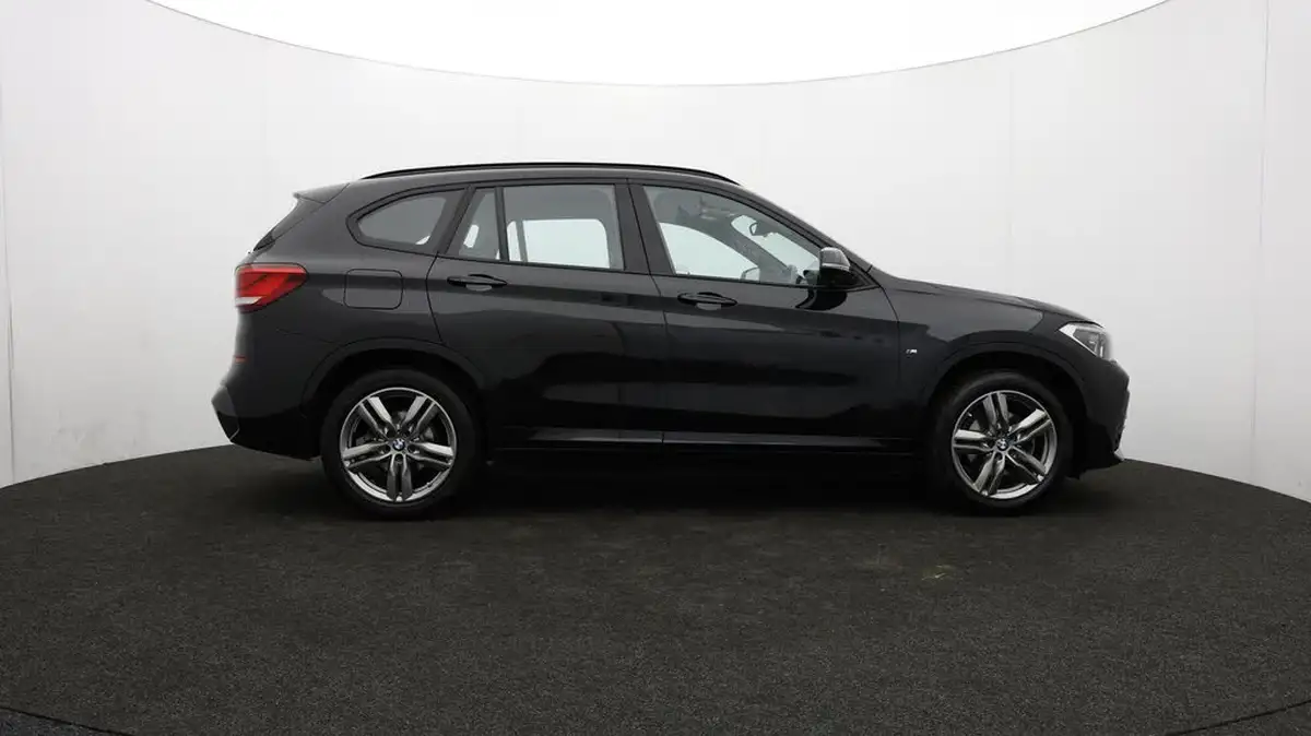 2021-bmw-x1-15-sdrive18i-m-sport-tech-pack-ii-dct-big-34