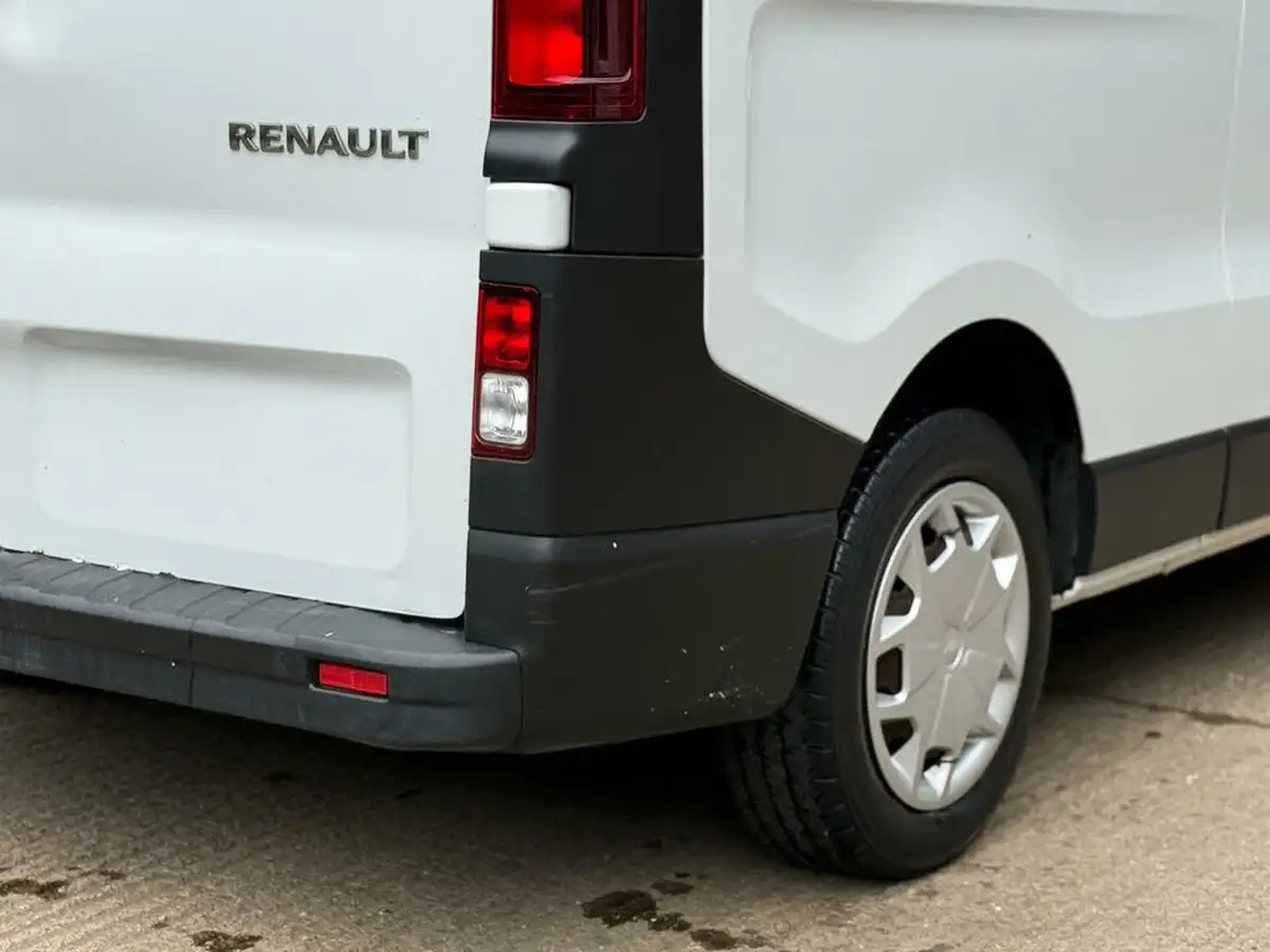 2015-renault-trafic-16dci-ll29-115-business-low-roof-van-big-28