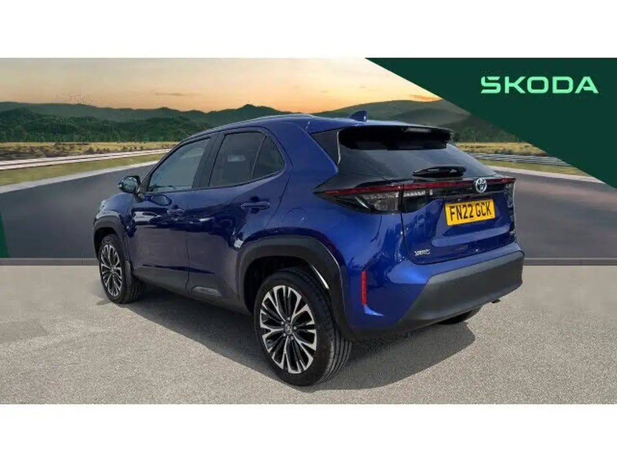2022-toyota-yaris-cross-15-vvt-i-excel-big-2
