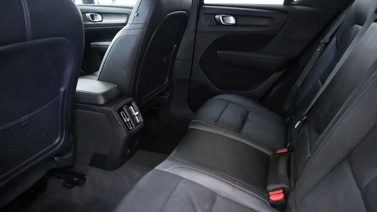 2022-volvo-xc40-e-twin-recharge-big-24