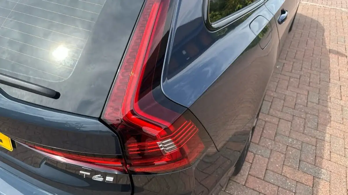 2025-volvo-v90-20-t6-plus-345bhp-dark-big-37