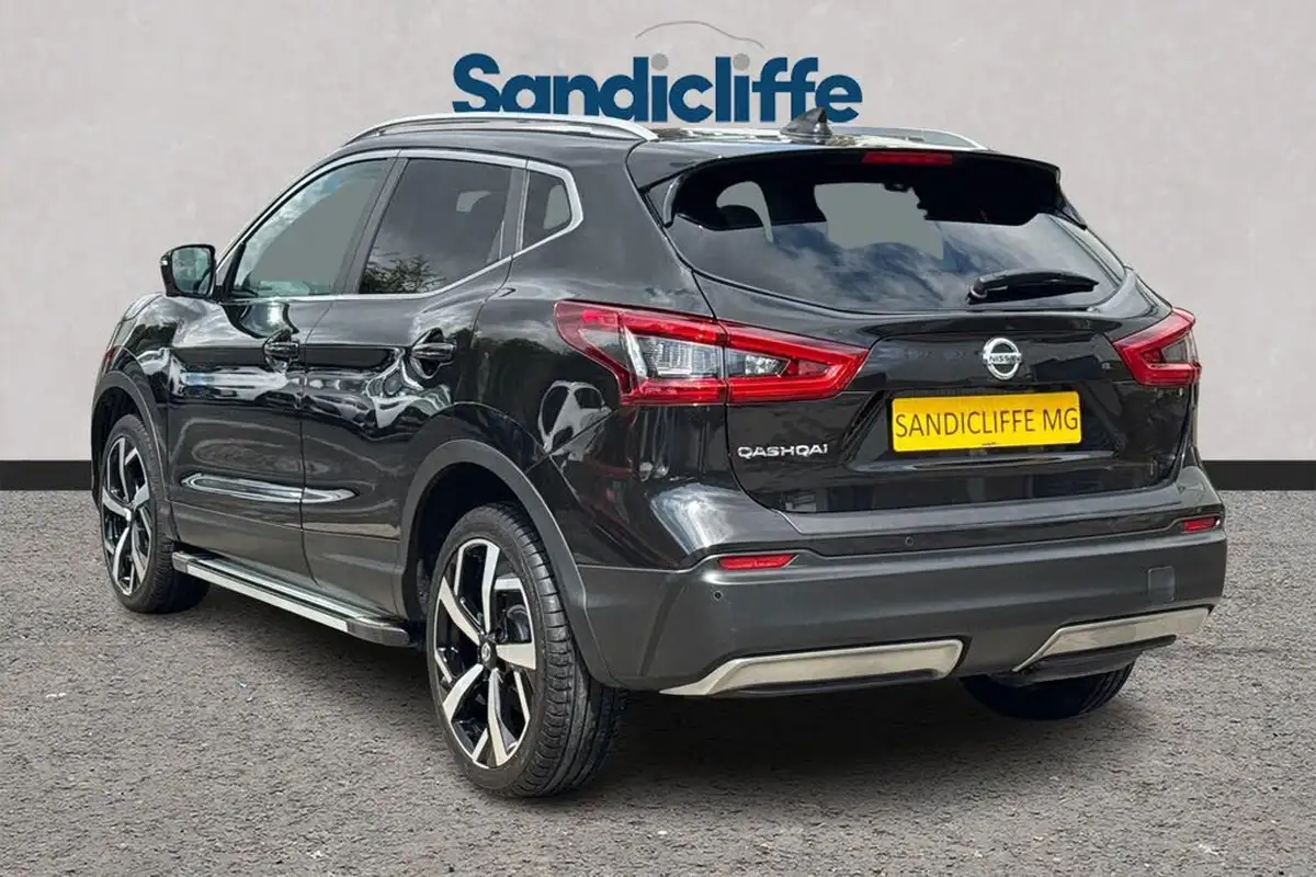 2019-nissan-qashqai-15dci-tekna-19in-alloysglass-roof-pack-dct-big-5