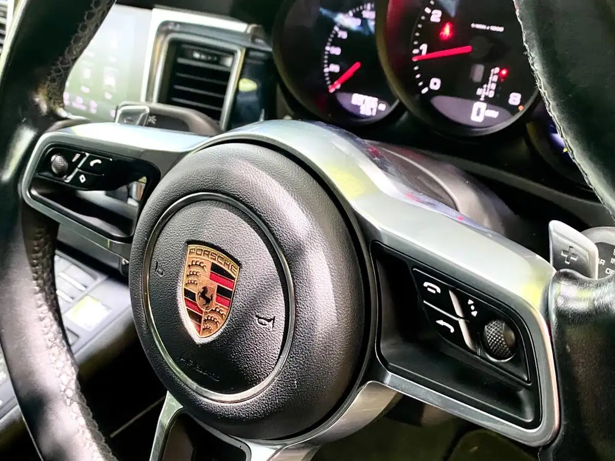 2016-porsche-macan-20-big-18