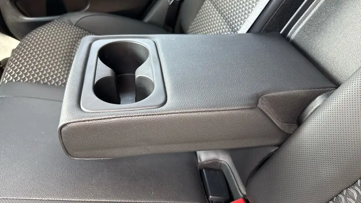 2022-kia-ceed-15-t-gdi-3-hatchback-big-21