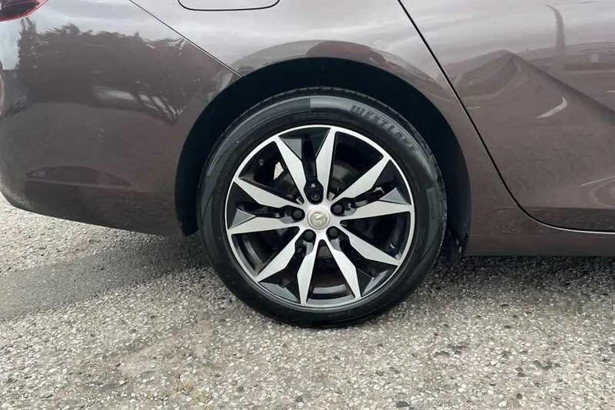 2017-vauxhall-insignia-sports-tourer-20td-elite-nav-ss-big-9