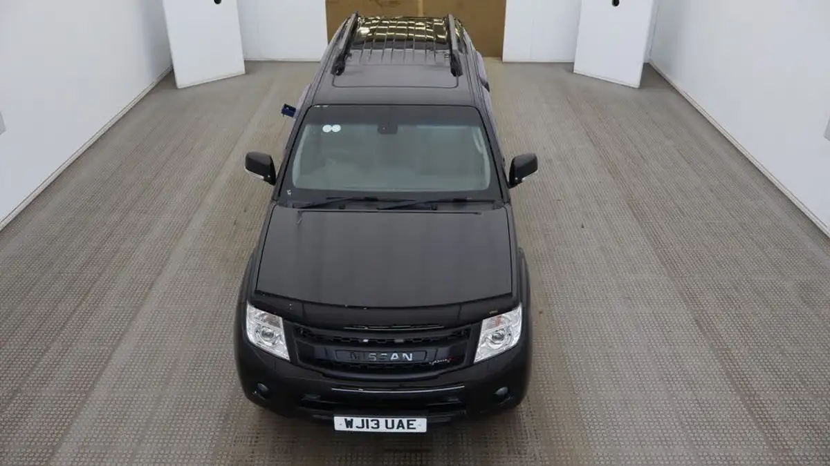 2013-nissan-pathfinder-25td-tekna-big-9