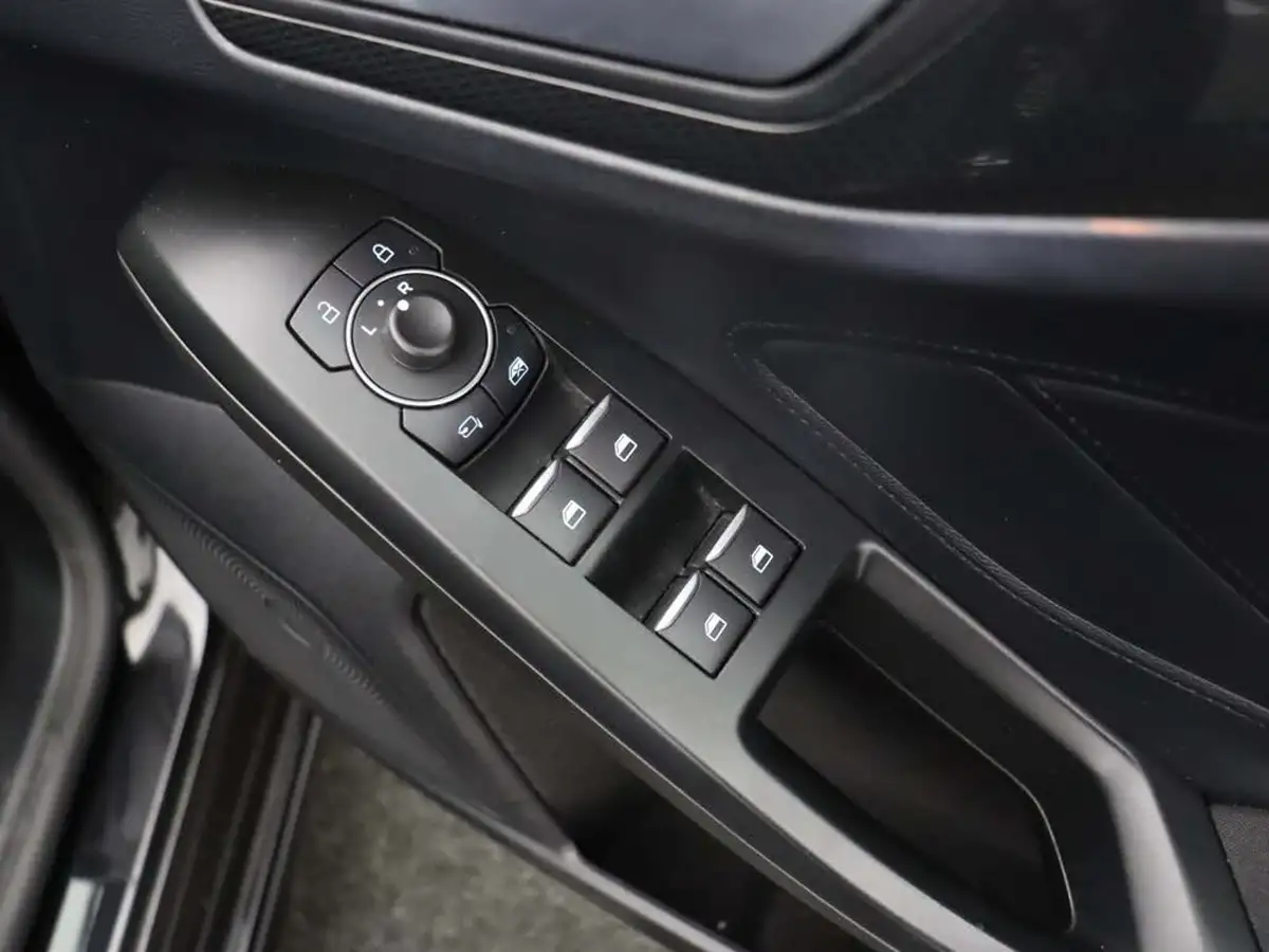 2022-ford-focus-10t-st-line-125ps-estate-big-22