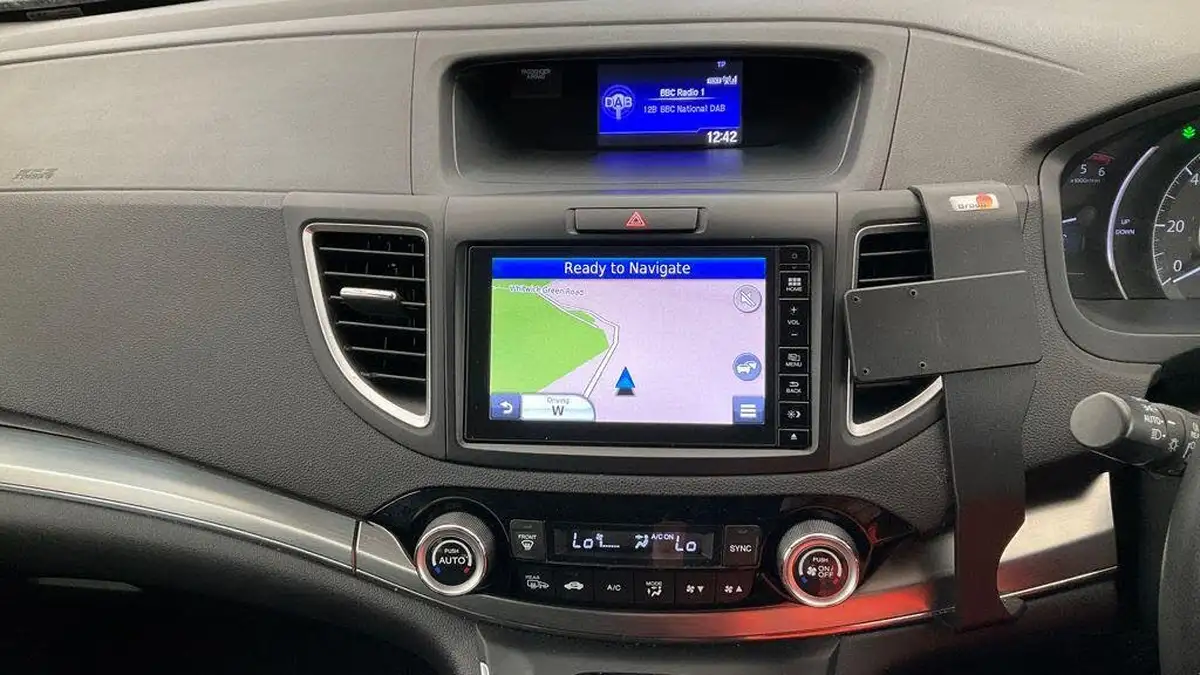 2015-honda-cr-v-16-i-dtec-se-honda-connect-with-navi-dasp-160ps-4x4-auto-big-10