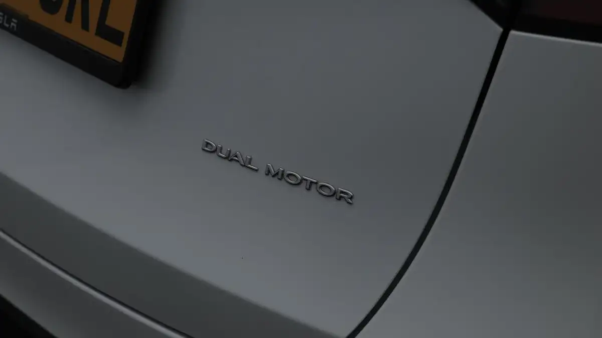 2023-tesla-model-y-e-long-range-big-20