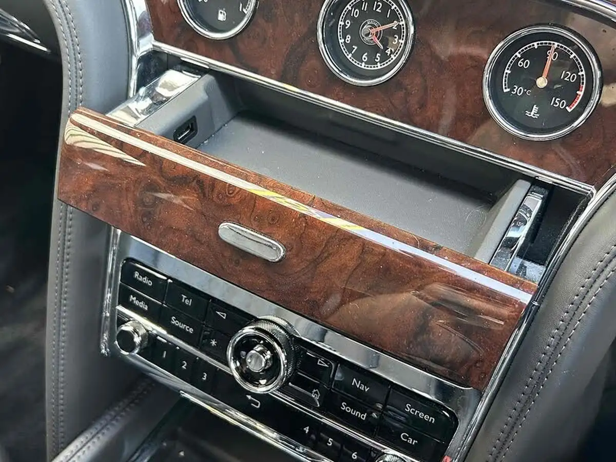 2016-bentley-mulsanne-675-speed-big-46
