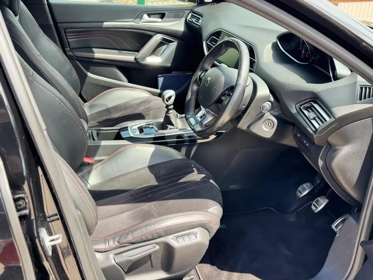 2015-peugeot-308-20-bluehdi-gt-line-20-bluehdi-big-5