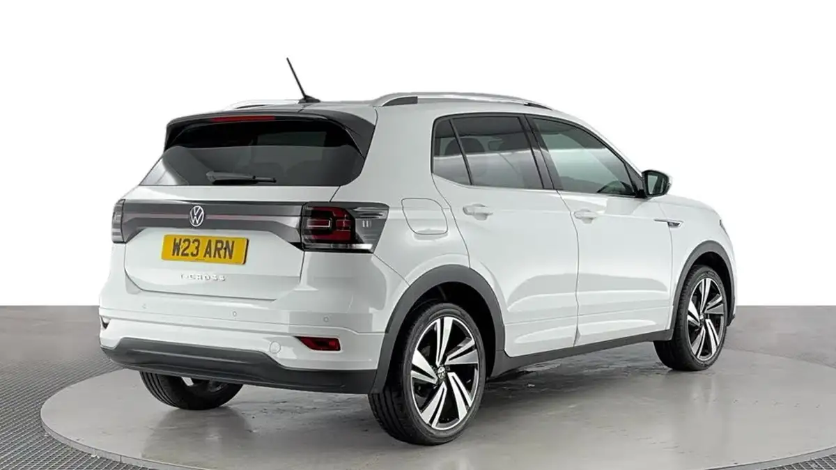 2023-volkswagen-t-cross-10-tsi-r-line-dsg-big-3