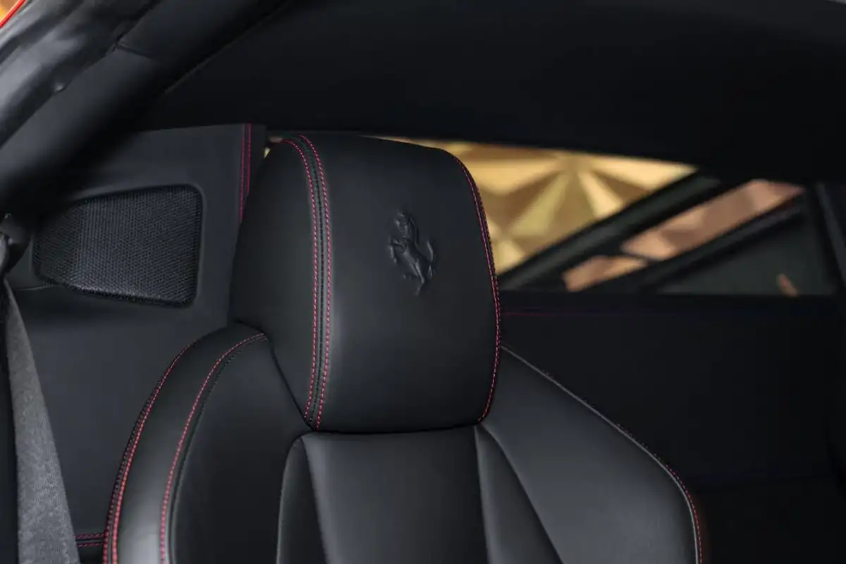 2012-ferrari-458-45-italia-big-19