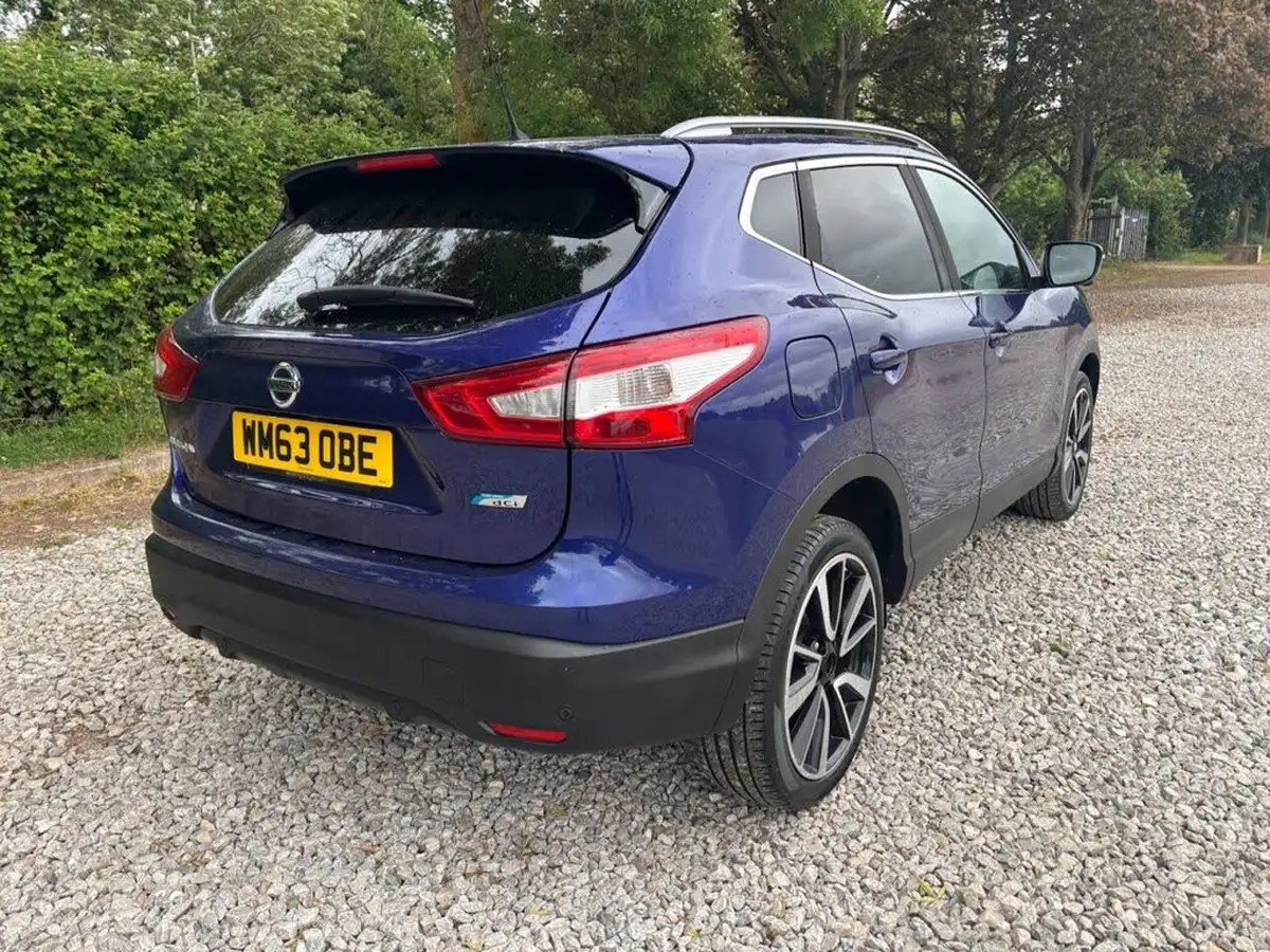 2014-nissan-qashqai-16dci-tekna-big-2