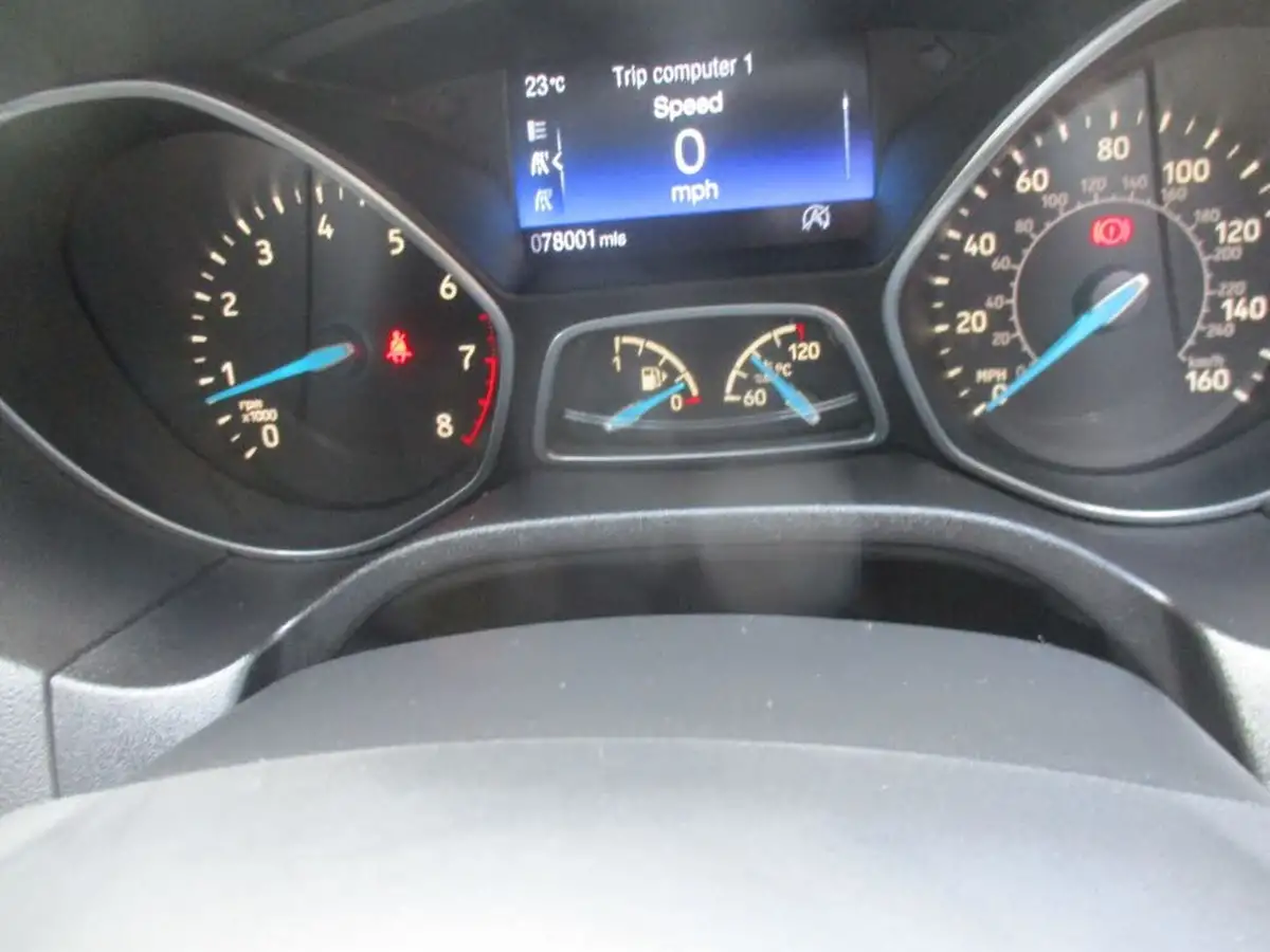 2015-ford-focus-15-titanium-hatchback-big-52